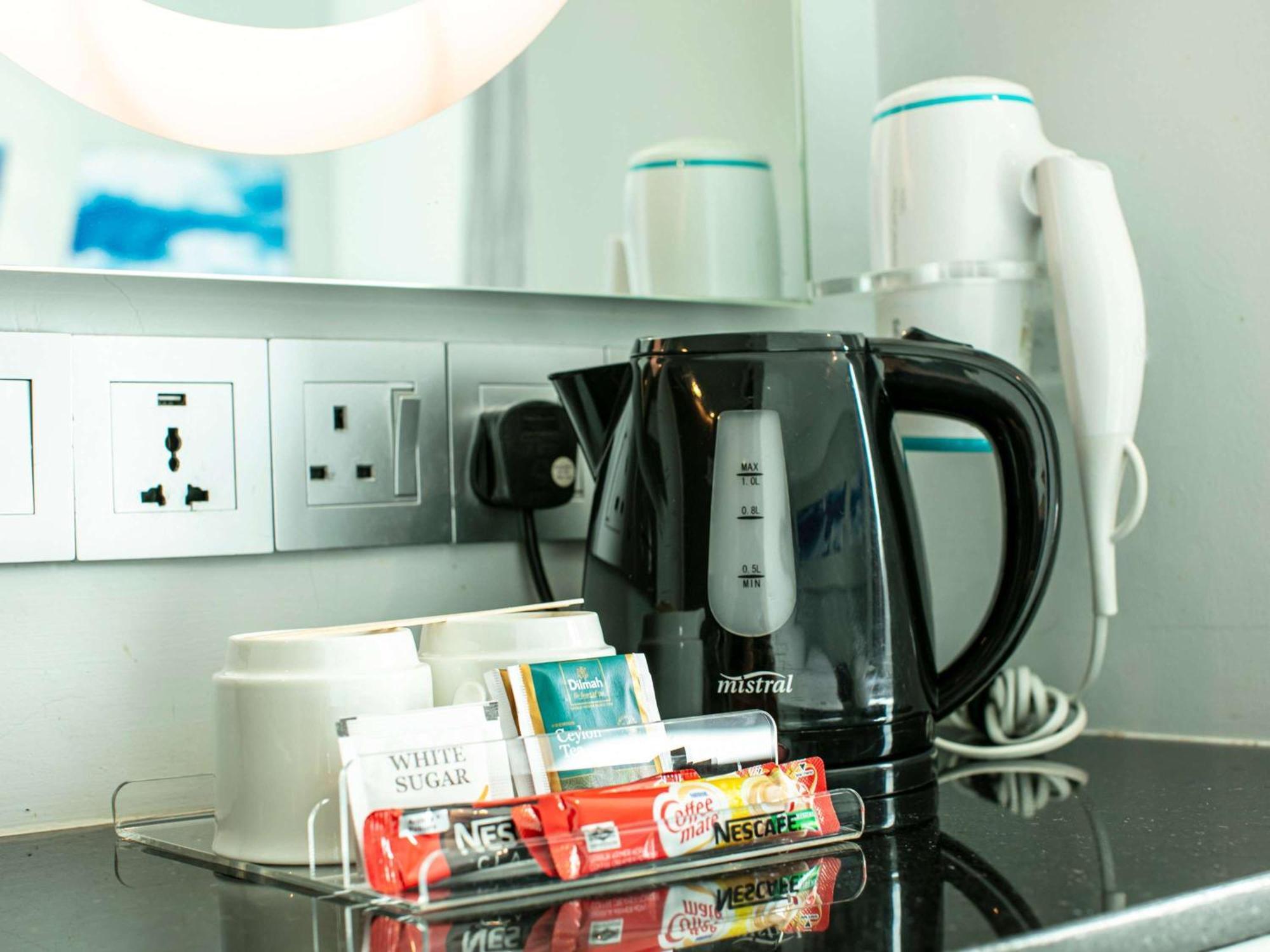 Ibis Budget Singapore Selegie Exteriör bild